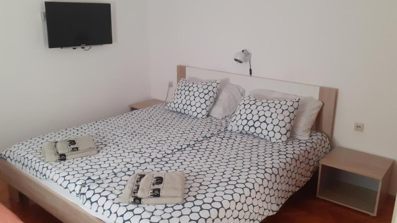 Apartments Villa Anton Porec Esterno foto
