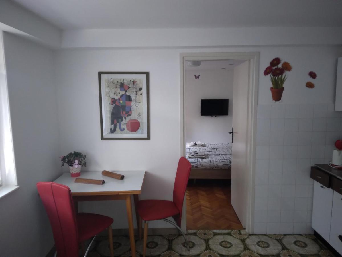 Apartments Villa Anton Porec Esterno foto